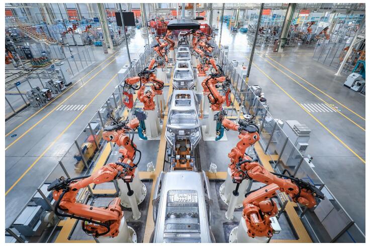 江淮汽車 以安全領(lǐng)先與智能智造，鑄就中國新能源車新標(biāo)桿